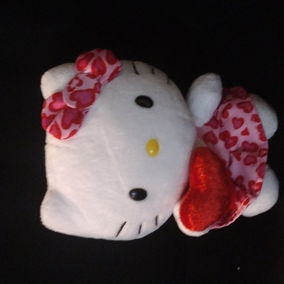 Hello kitty plushie - Picture 4 of 4